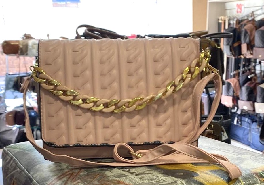  Bolsa transversal em couro ecológico 